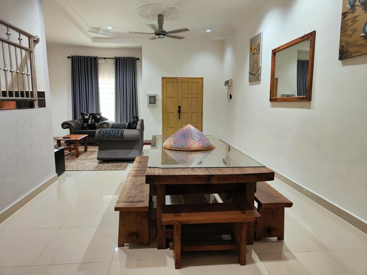 Homestay Roma Suite クアラ・トレンガヌ エクステリア 写真