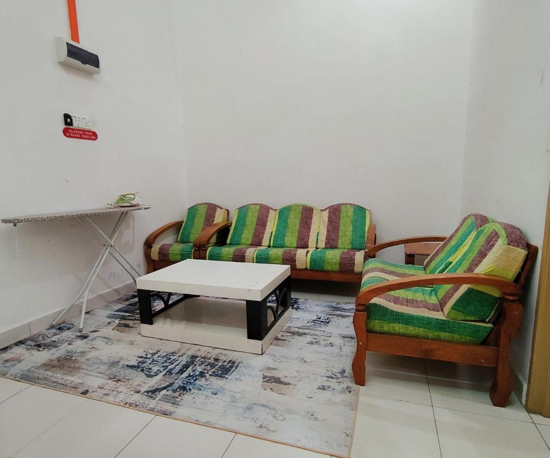 Homestay Roma Suite クアラ・トレンガヌ エクステリア 写真